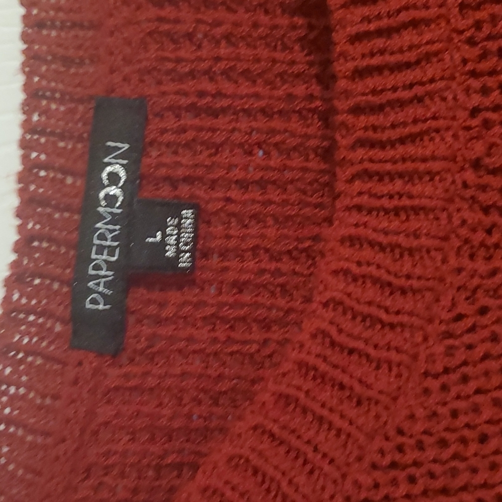 Red sweater - Picture 2 of 4
